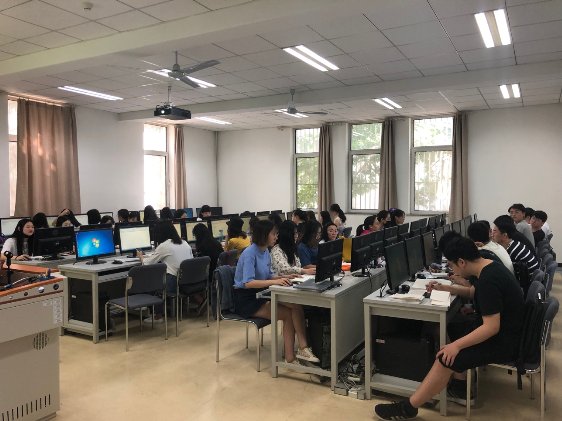 云課堂走進高圓圓母校，帶來不一樣的計算機機房